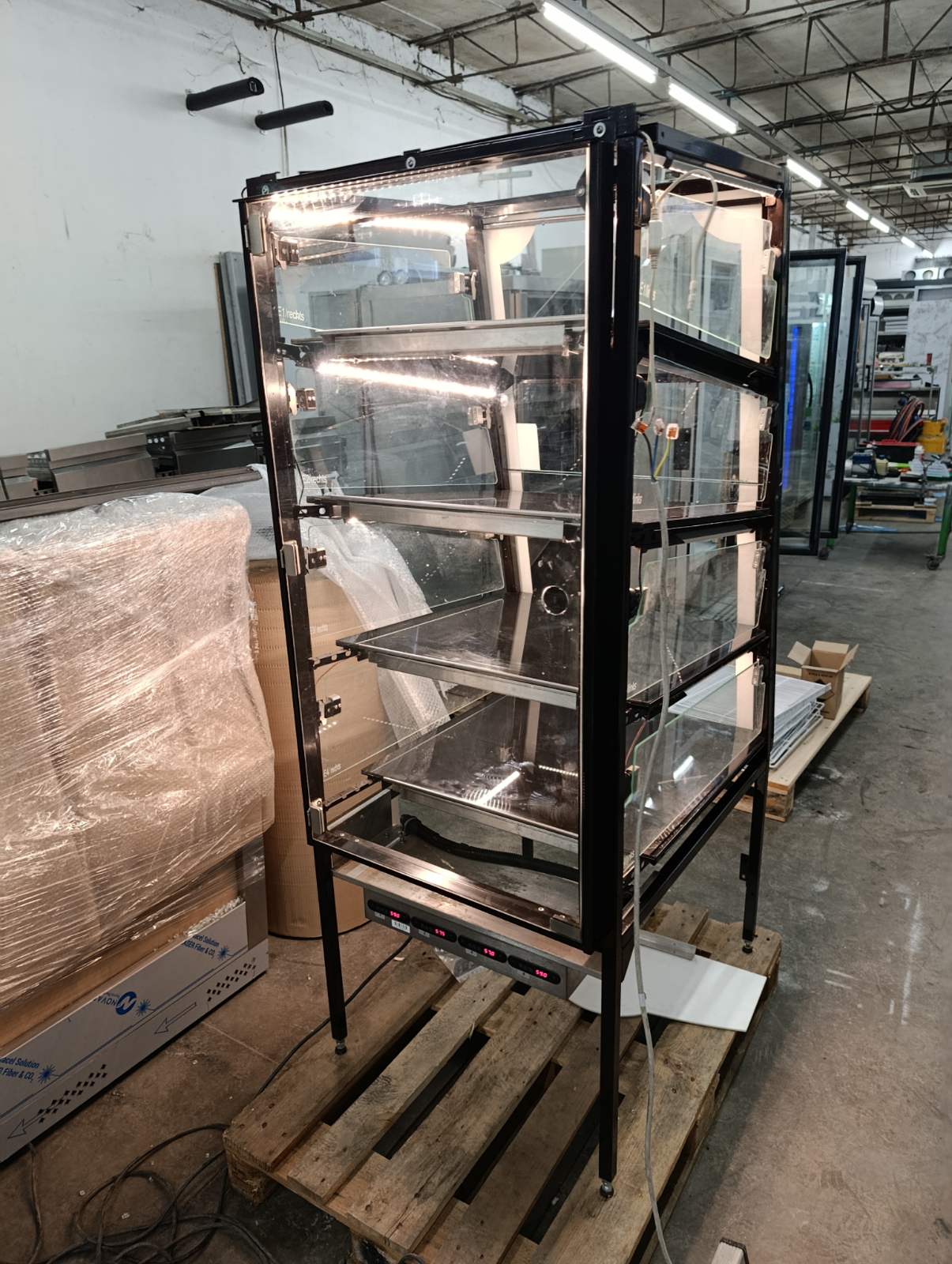 Топла витрина за закуски и печива 670х870х1750 мм 