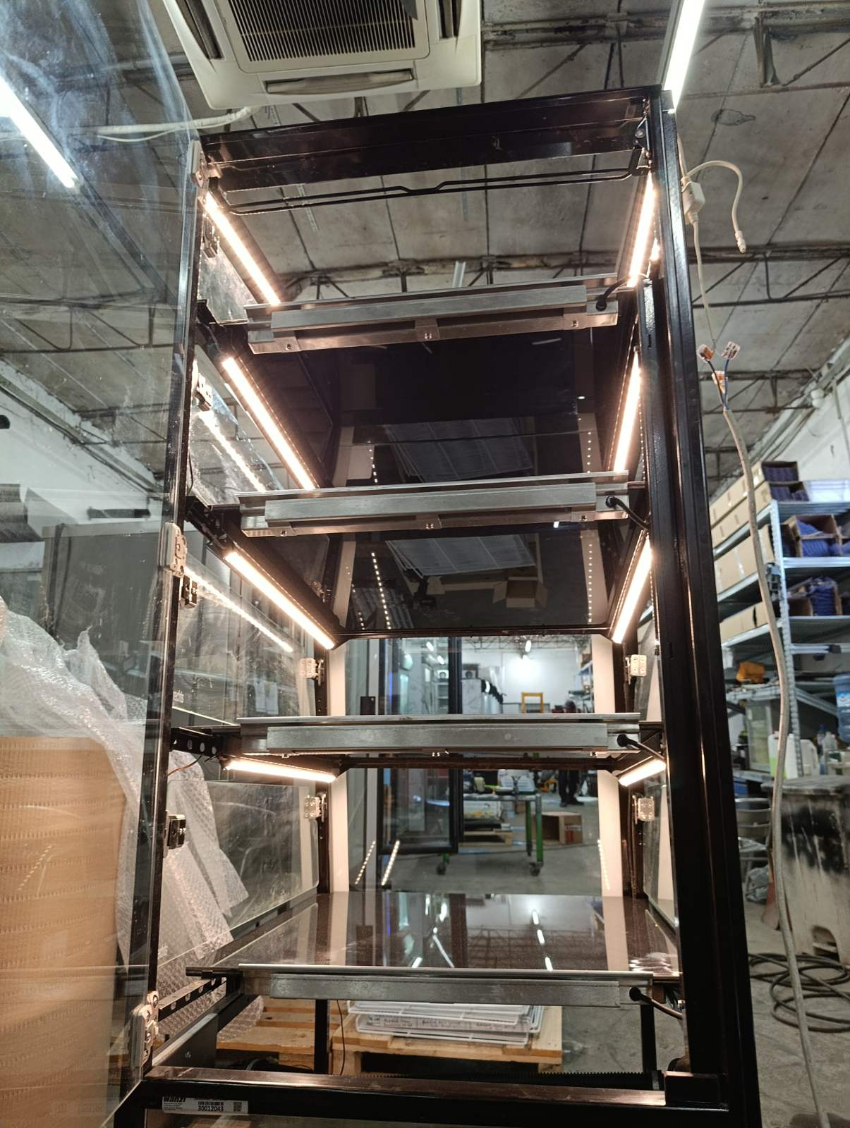 Топла витрина за закуски и печива 670х870х1750 мм 