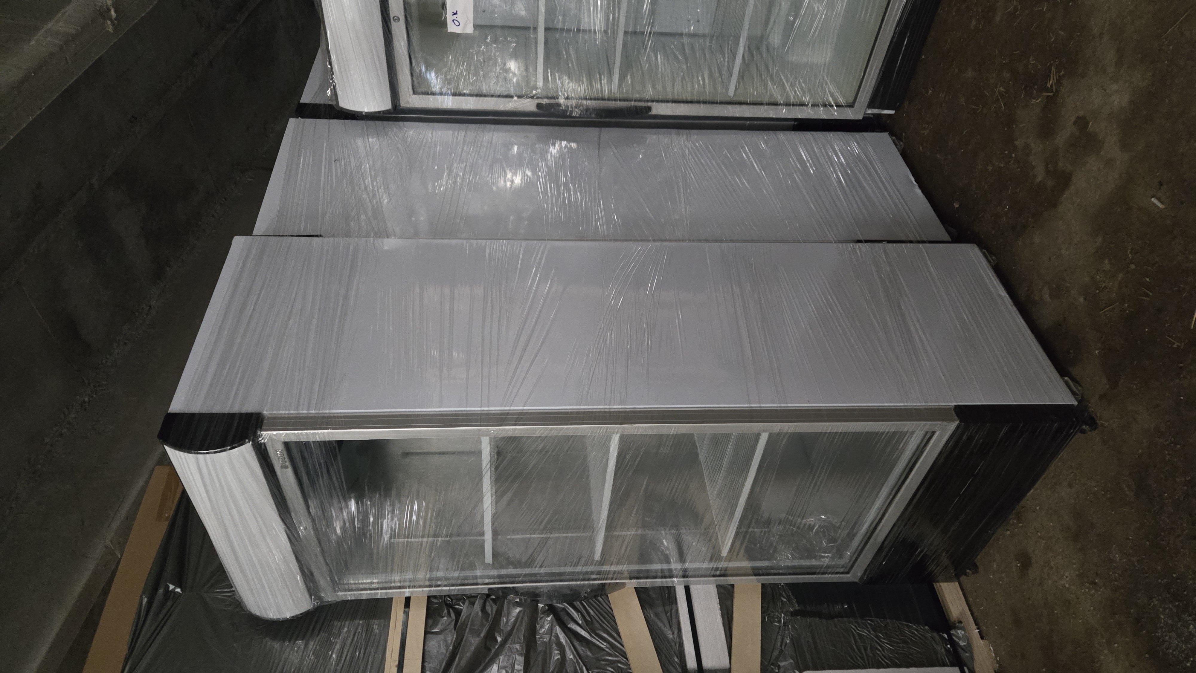 Хладилна витрина UGUR USS 690/780х700х2120