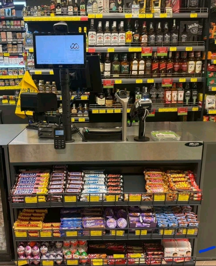 Бърза каса Aircon 1200х700х850 ( с рафтове под наклон отпред ) 